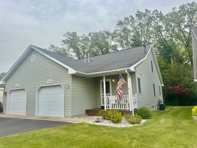 705 Eastgate Place 10 -B  Traverse City MI 49686 photo