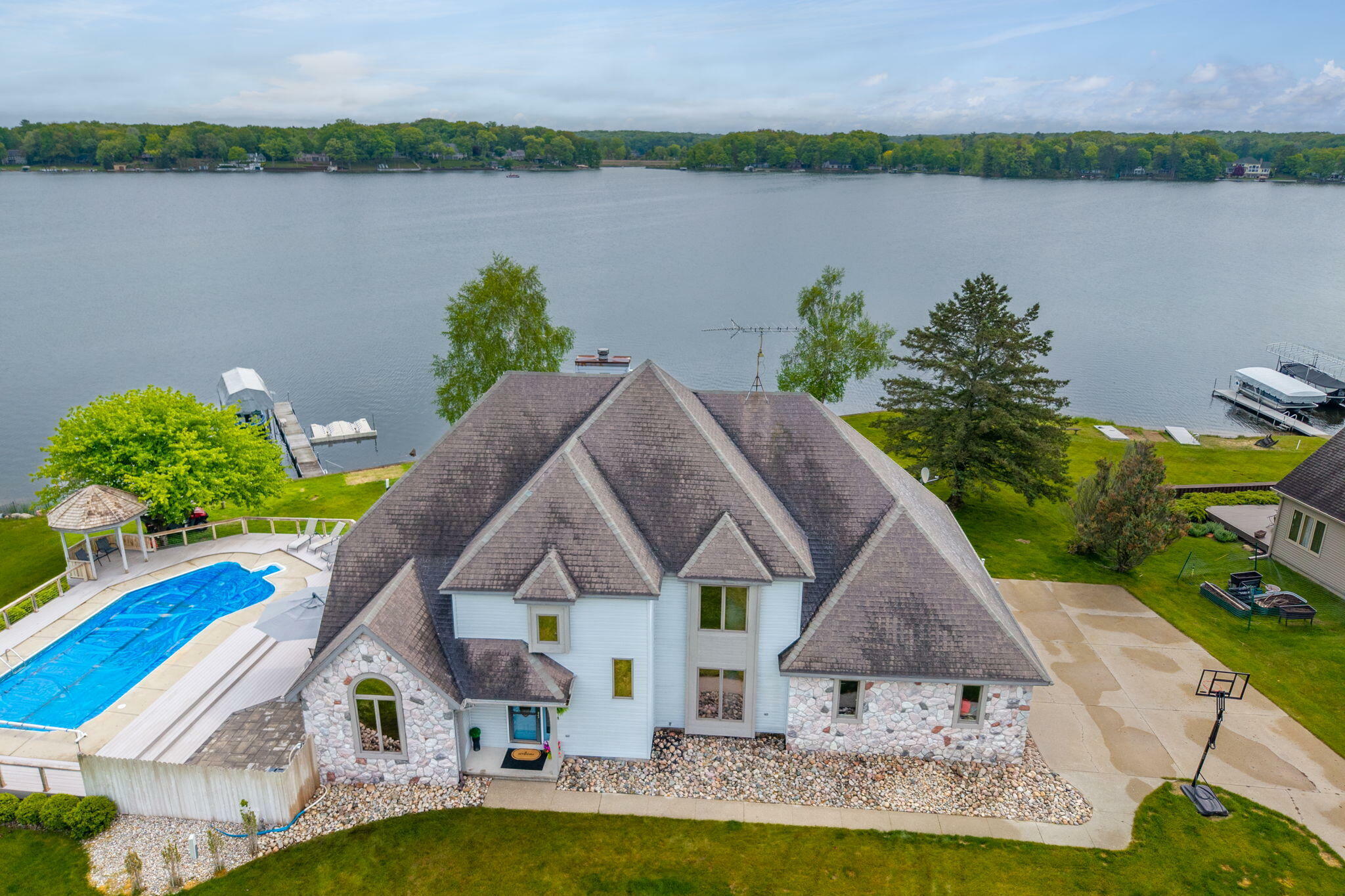 Property Photo: 10860 Apple Court MI 49346