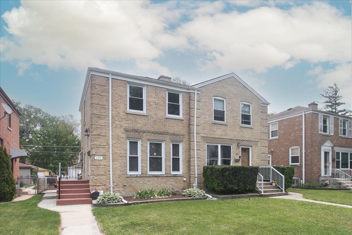 Property Photo:  1711 White Street  IL 60018 