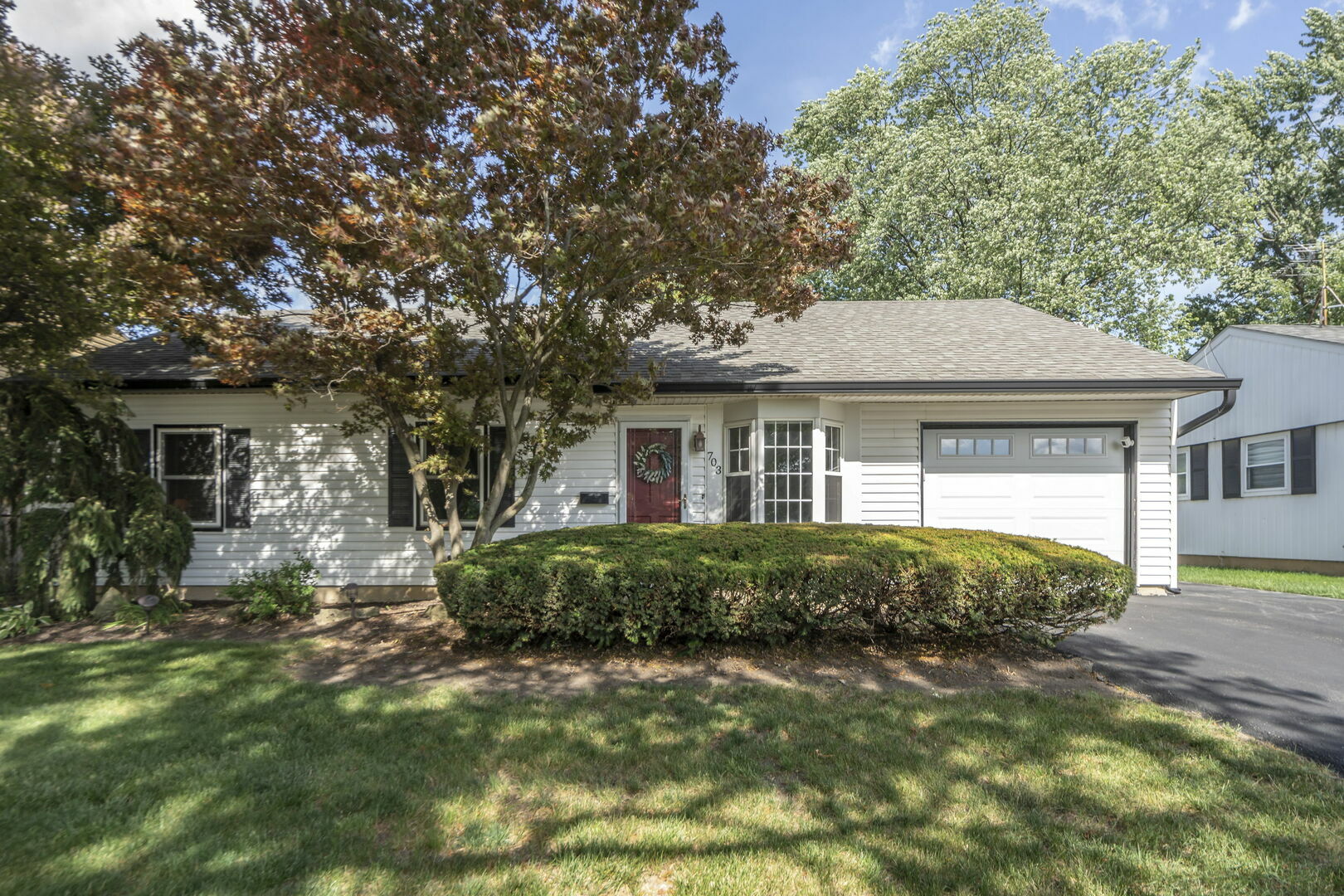 Property Photo: 703 Sunnydale Boulevard IL 60107