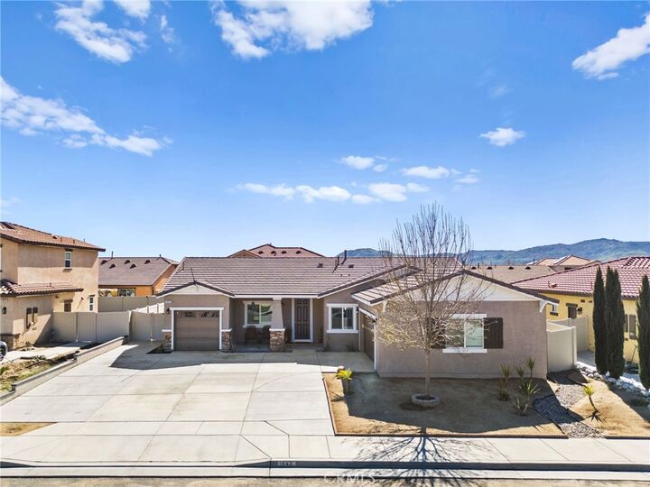 Property Photo:  1842 Stream Pointe  CA 92582 