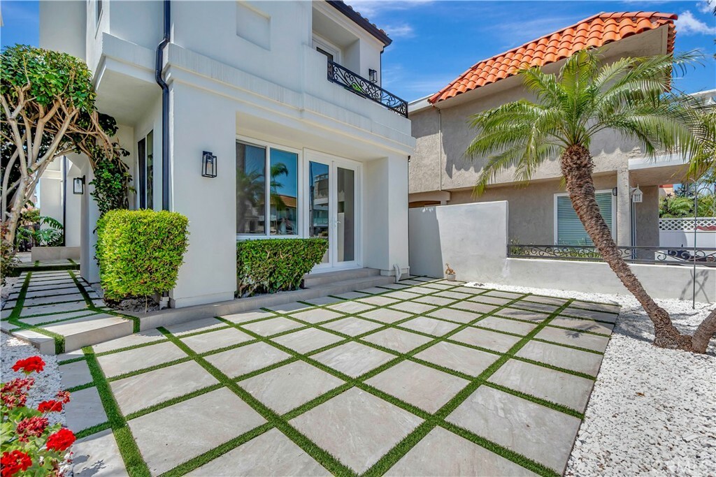 Property Photo: 311 22nd Street CA 92648