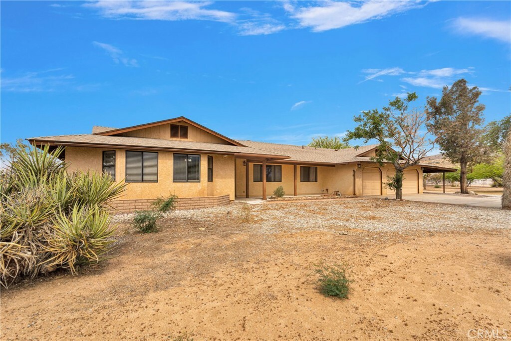 Property Photo: 21978 Mojave Street CA 92308