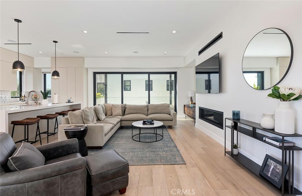 Property Photo: 622 1st Place CA 90254