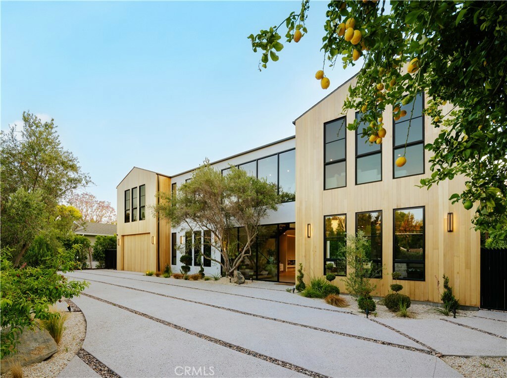 Property Photo: 5461 Bothwell Road CA 91356