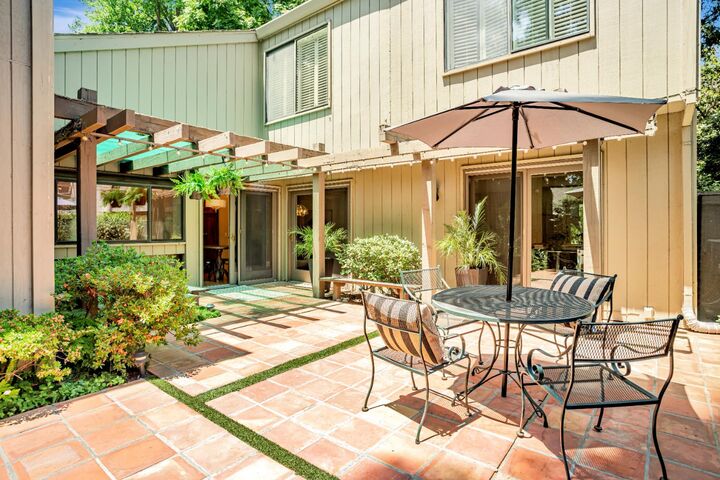 1593 University Avenue  Sacramento CA 95825 photo