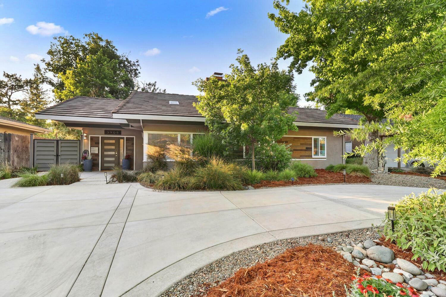 Property Photo: 3905 Esperanza Drive CA 95864