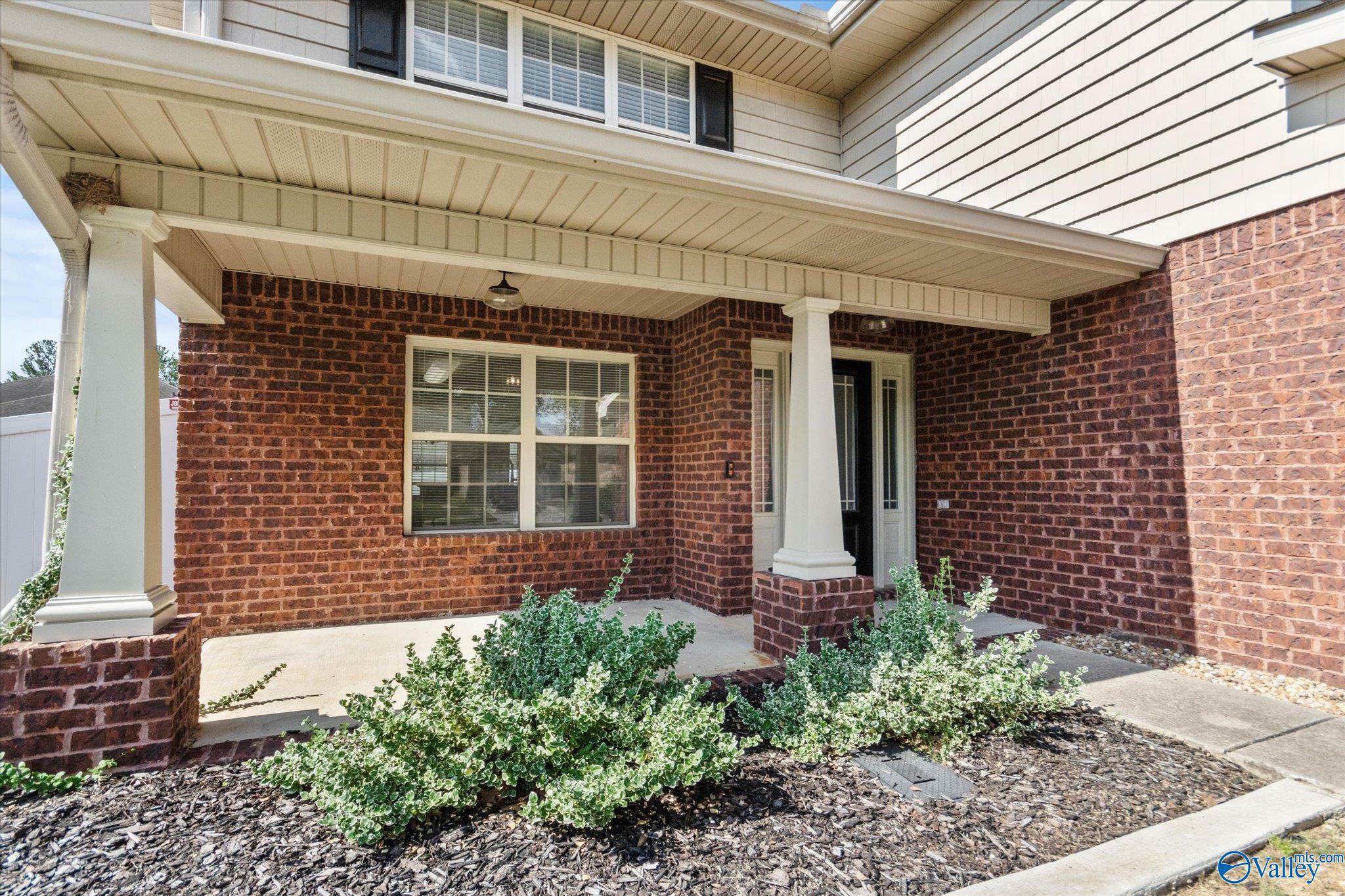 Property Photo: 2508 Oak Place Drive AL 35803
