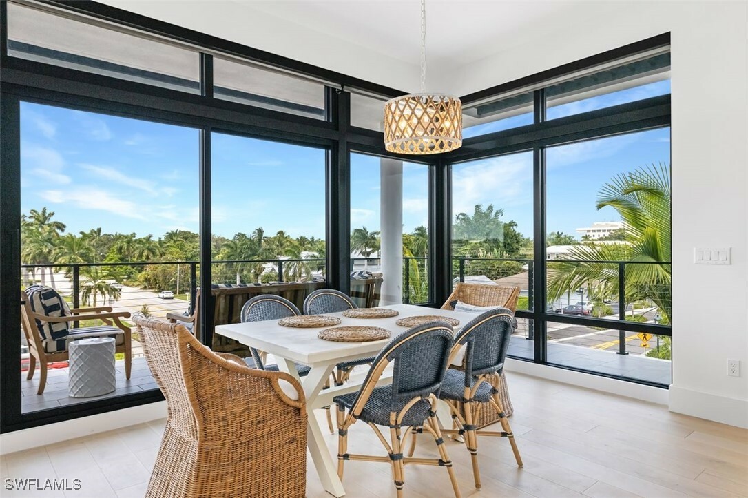 Property Photo: 850 Central Avenue 305 FL 34102
