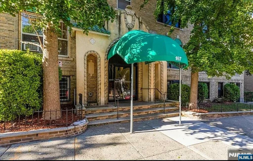 Property Photo: 107 Kensington 104A NJ 07304