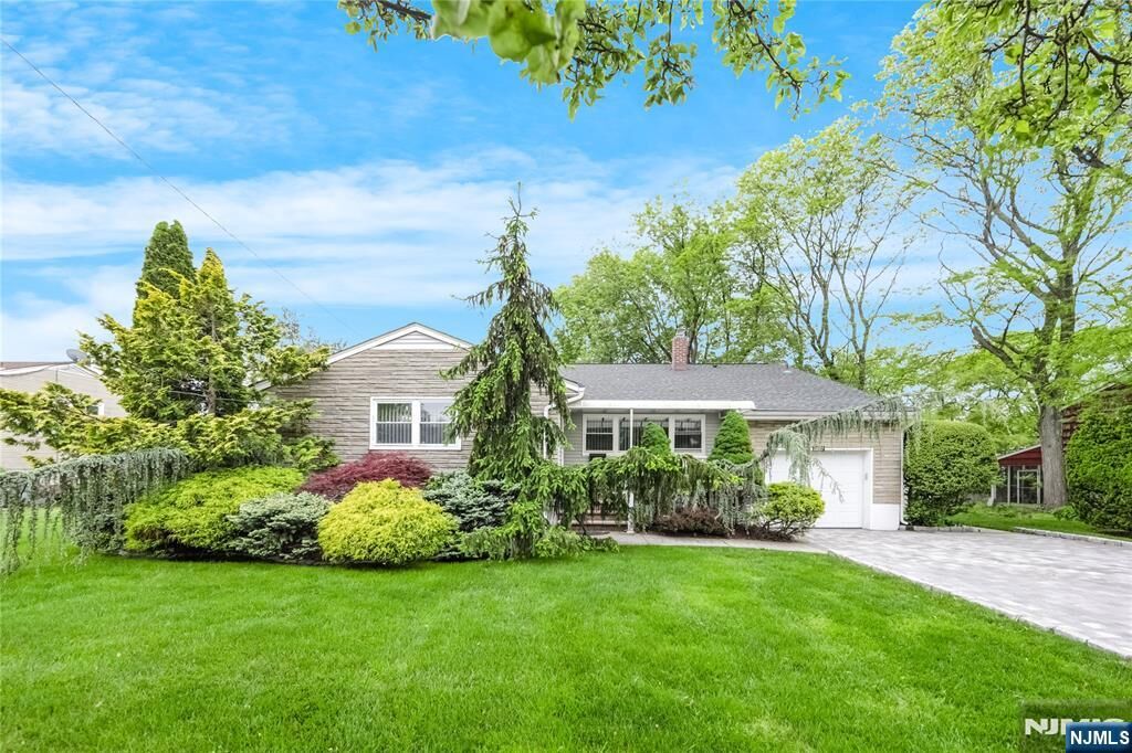 Property Photo:  556 Boulevard  NJ 07646 