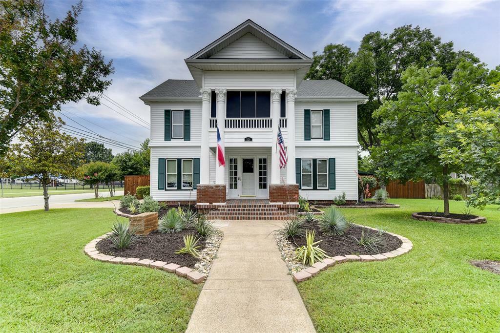 Property Photo: 520 N College Street TX 75165