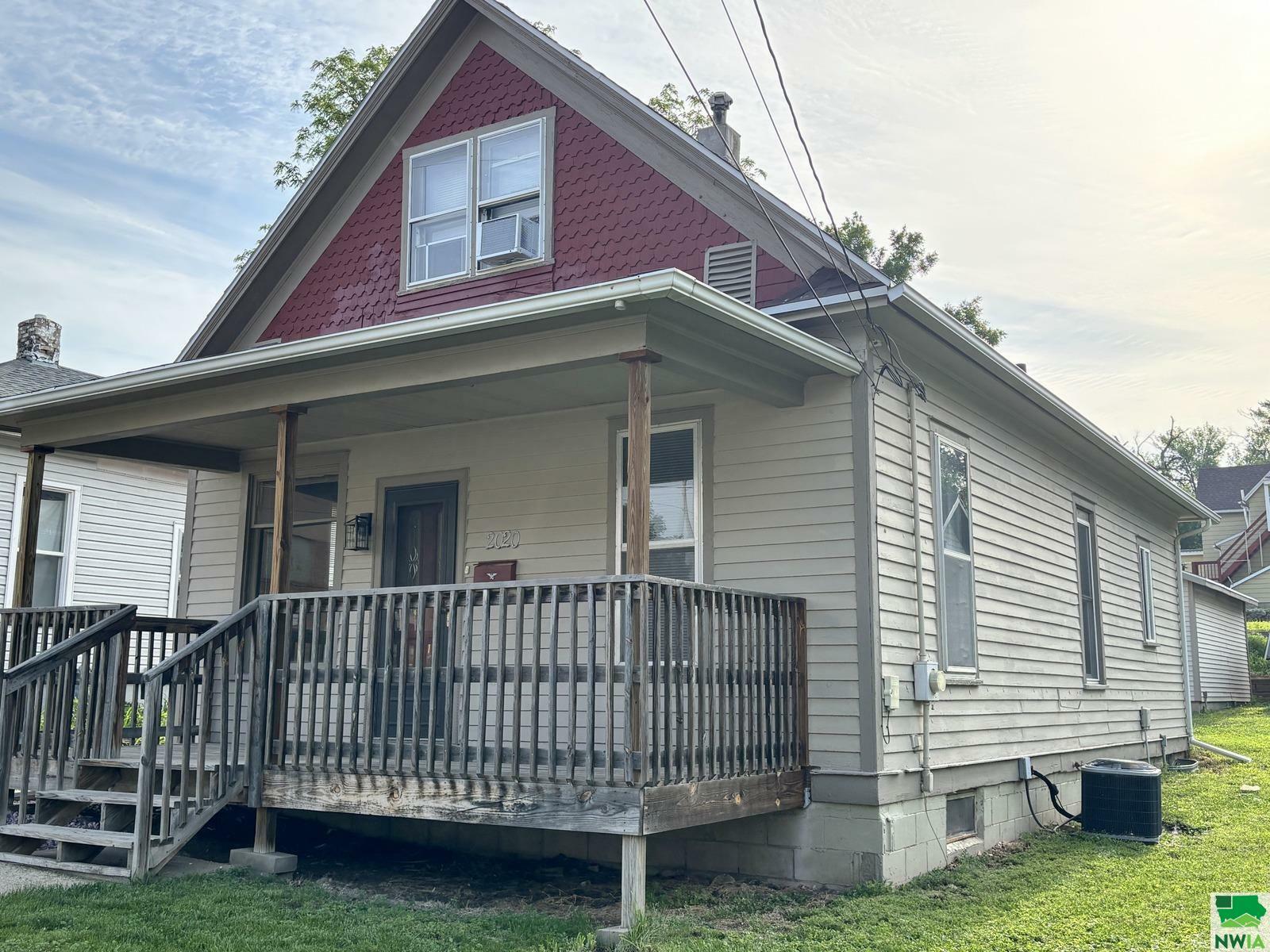 Property Photo: 2020 S Patterson St IA 51106