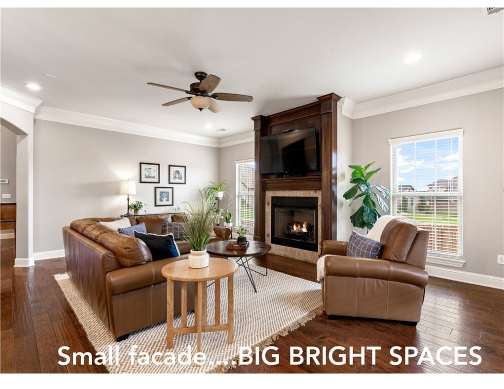 Property Photo: 2314 S Mont Blanc Avenue AR 72758
