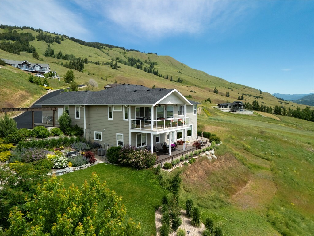 Property Photo:  98 Ranchland Place  BC V1B 4C9 