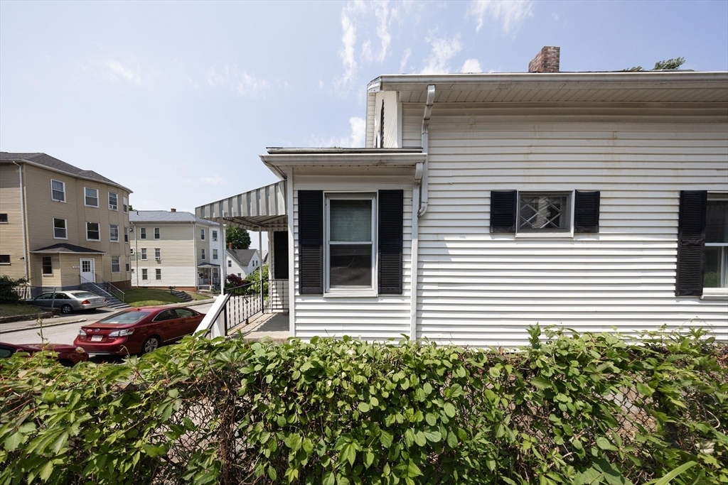 Property Photo: 139 Endicott Street MA 01610