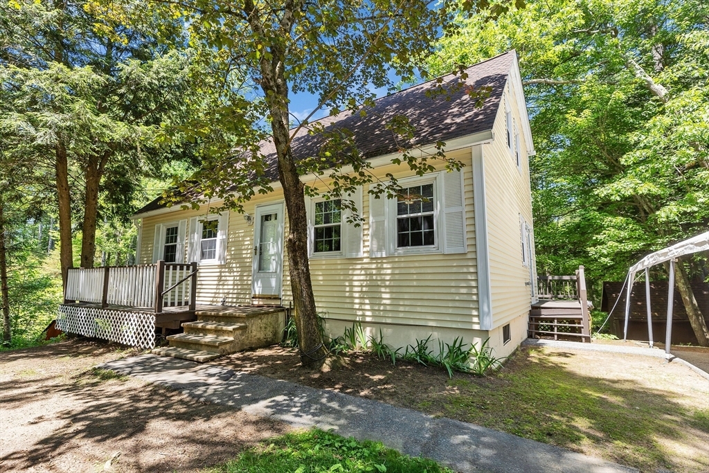 Property Photo:  11 Mayflower  NH 03054 