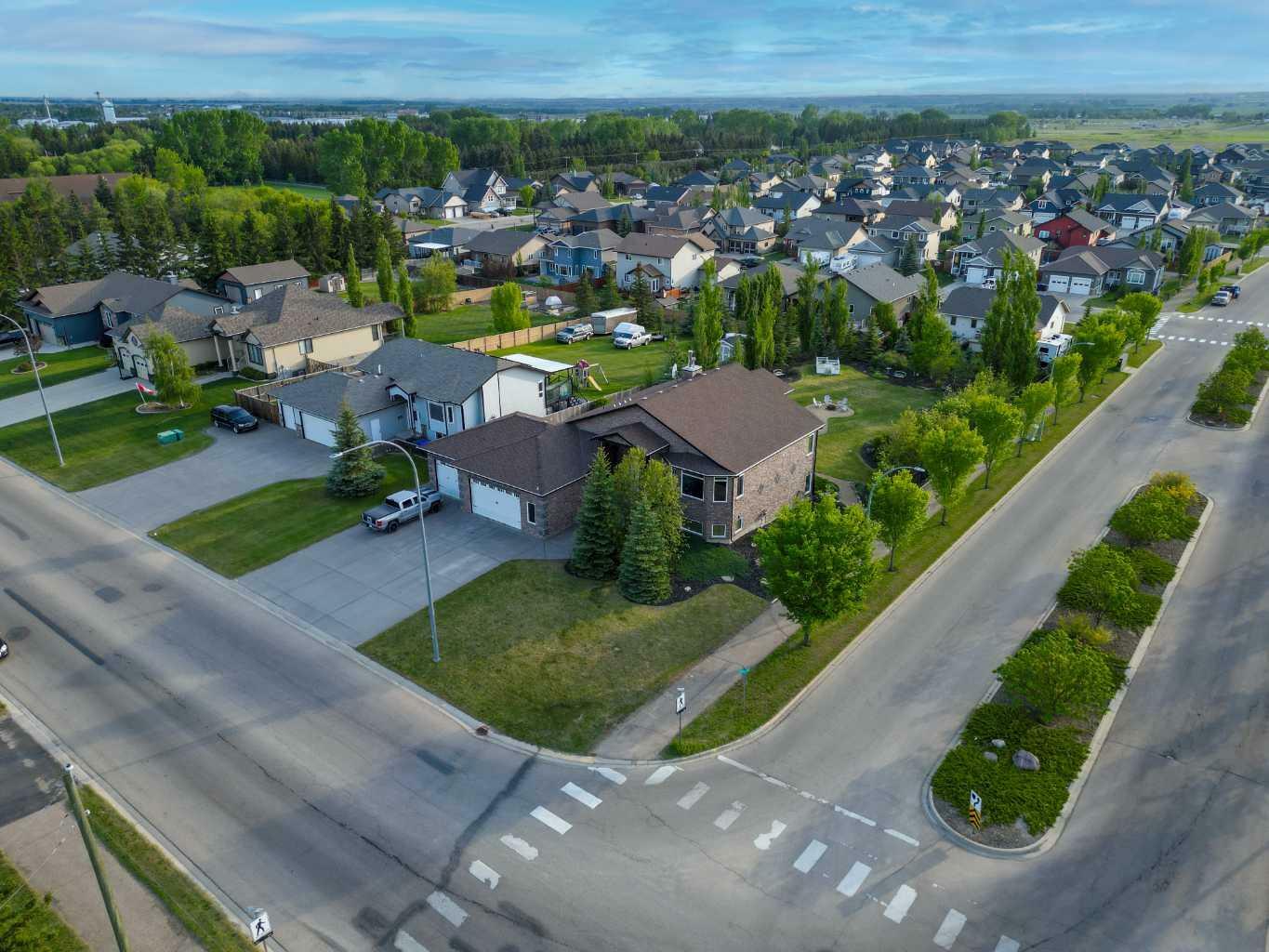 Photo de la propriété: 3450 57 Avenue AB T4H 1C4