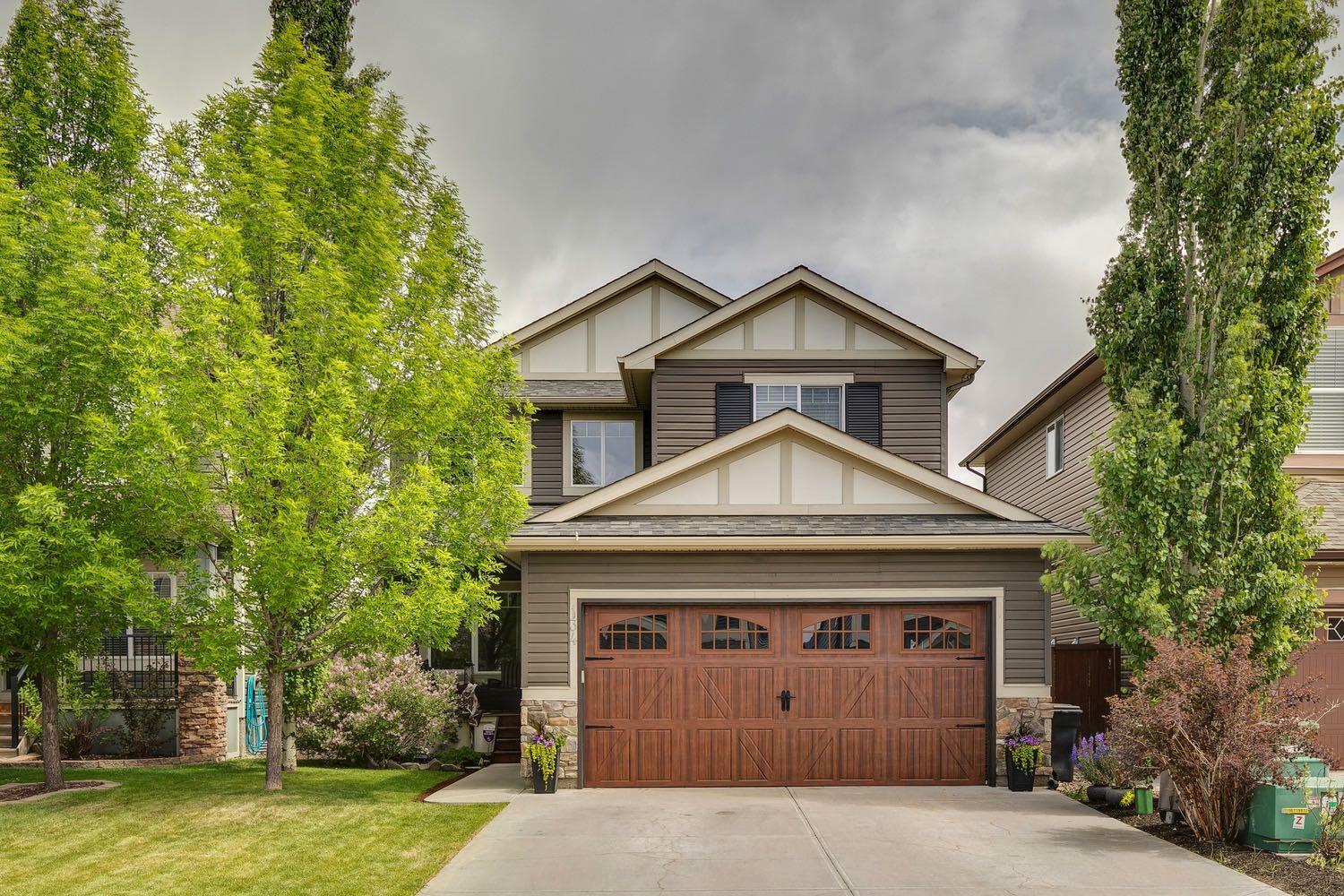 Property Photo: 134 Luxstone View SW AB T4B 0J7