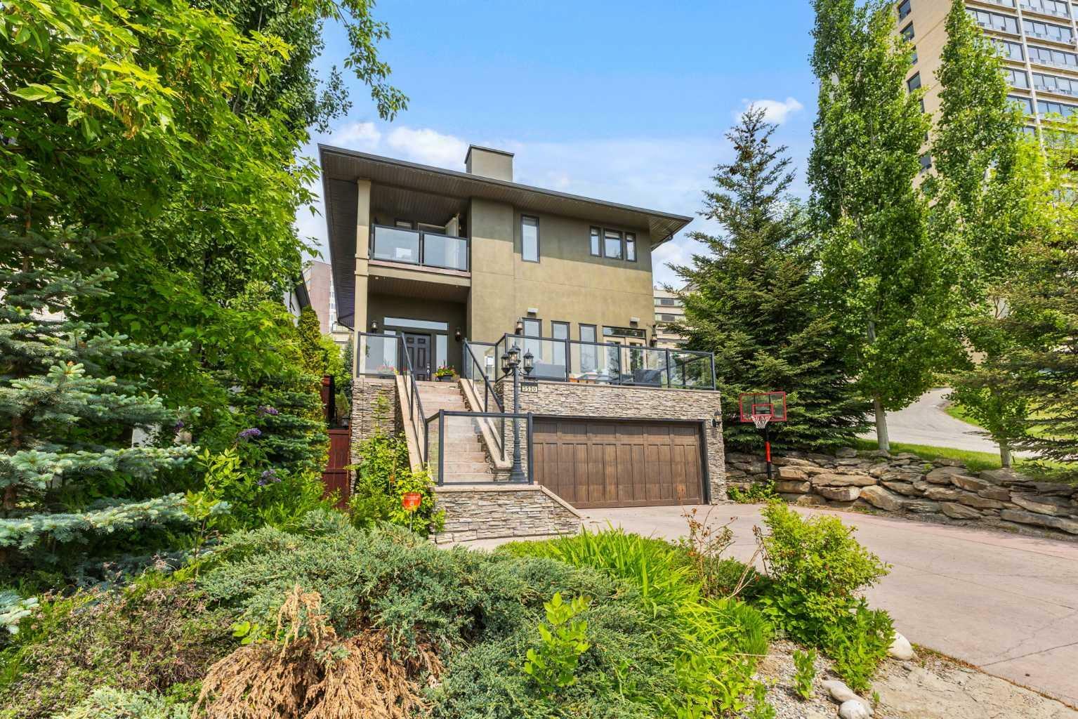 Property Photo: 3520 8 Avenue NW AB T2N 1C9