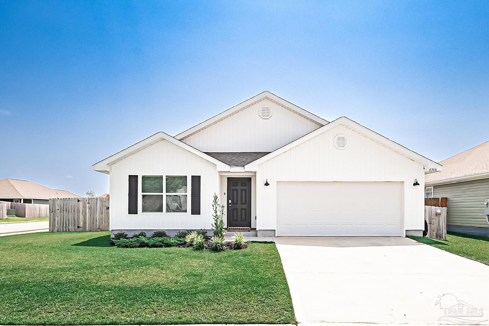 Property Photo: 4366 White Cedar Ct FL 32571