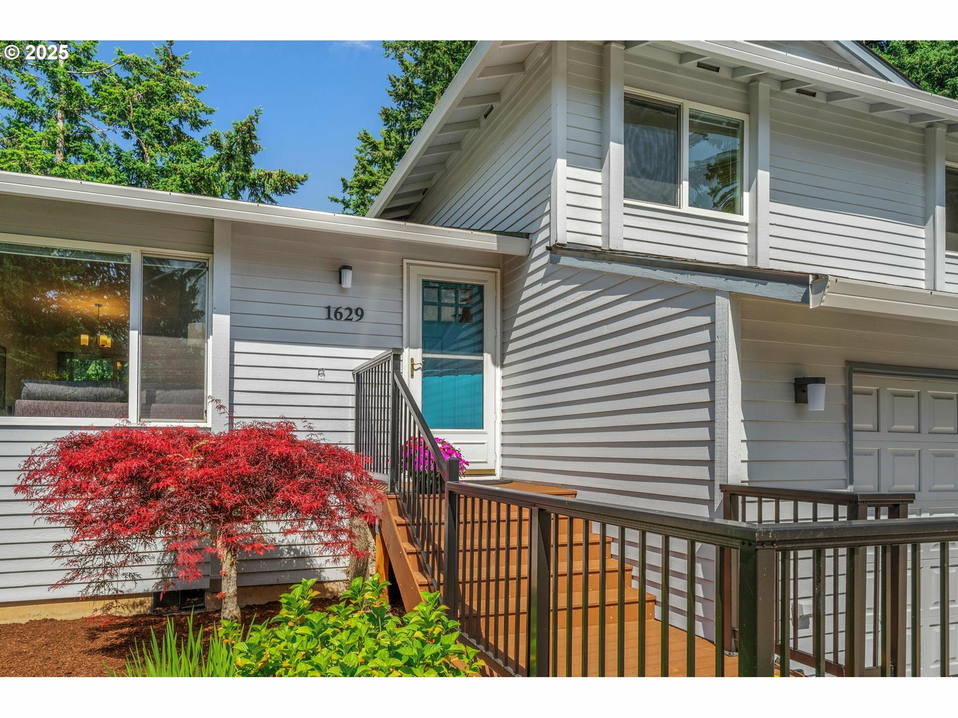 Property Photo: 1629 NW Orchard Ave OR 97030