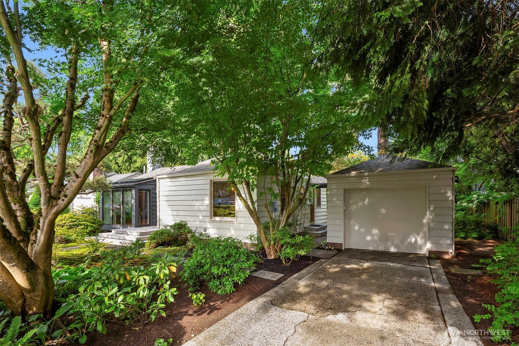 7708  44th Avenue NE  Seattle WA 98115 photo