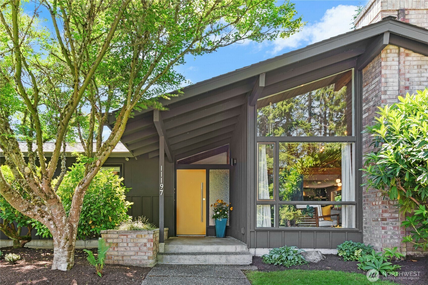 Property Photo: 11197 Killdeer Lane NE WA 98110