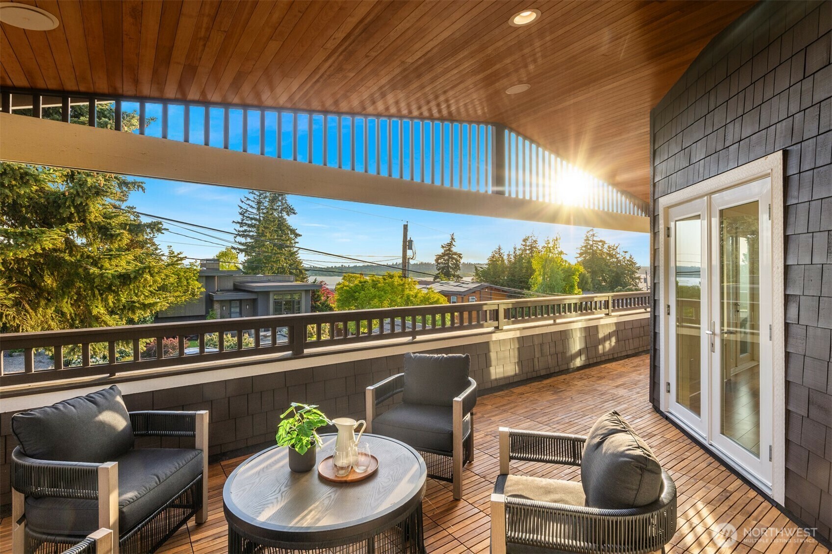 Property Photo: 506 13th Avenue W WA 98033