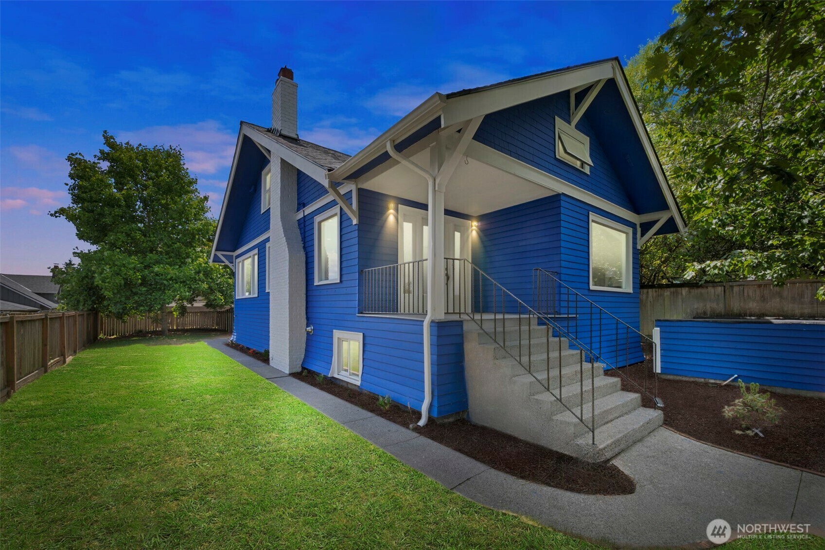 Property Photo:  907 N 80th Street  WA 98103 