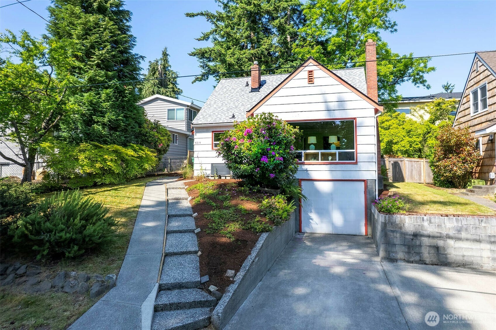 Property Photo: 9219 15th Avenue NE WA 98115