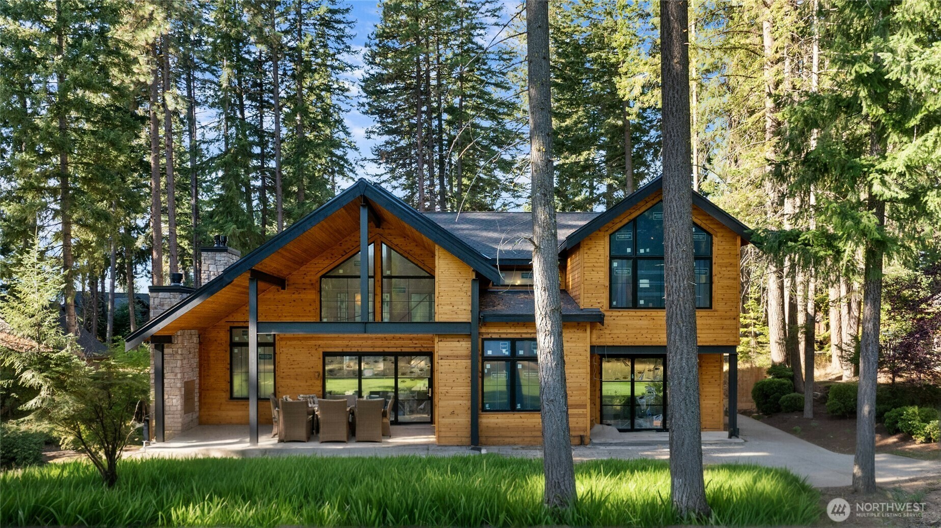 Property Photo: 1211 Pinegrass Loop WA 98922