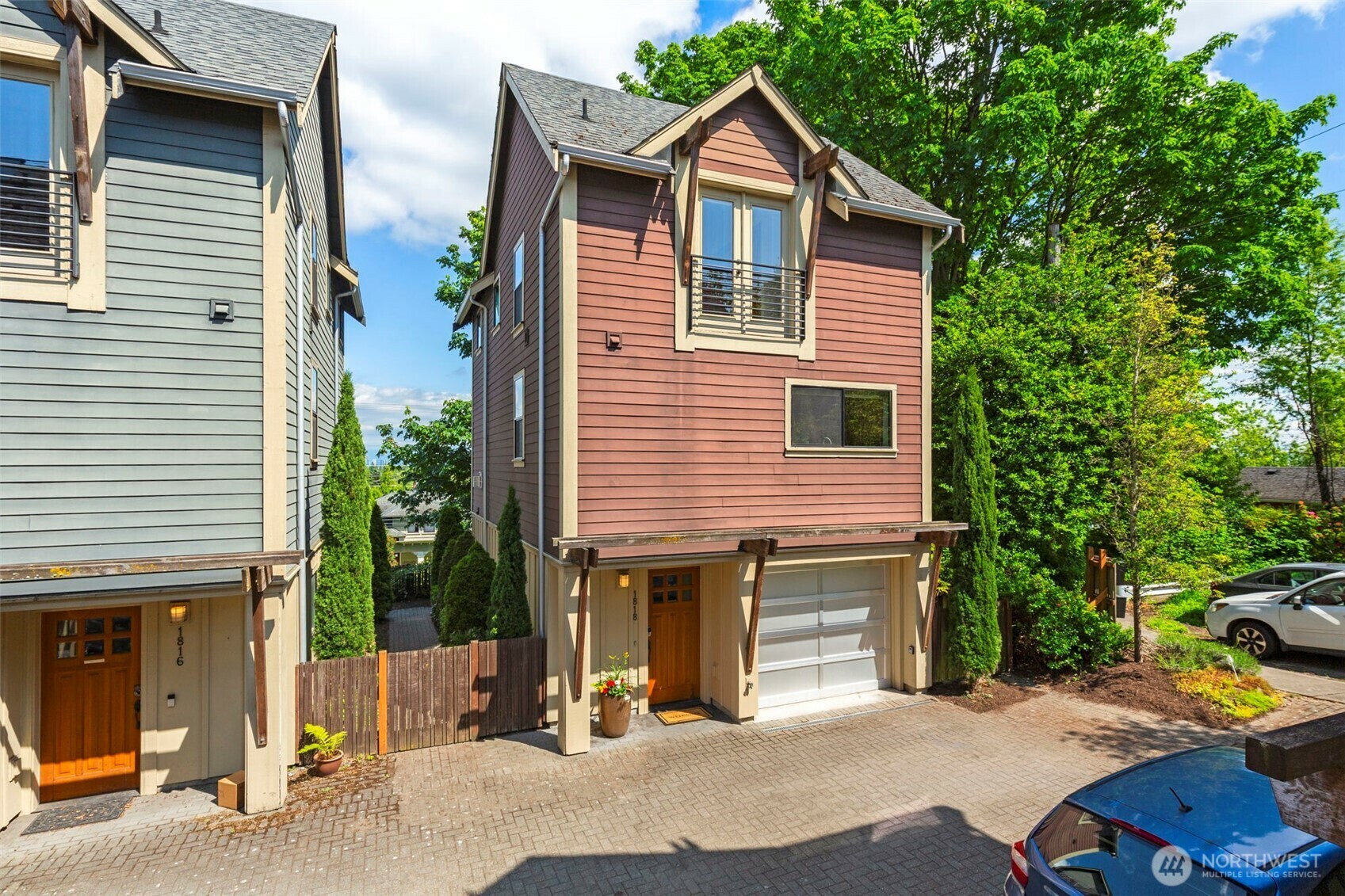 Property Photo: 1818 E Pike Street WA 98122