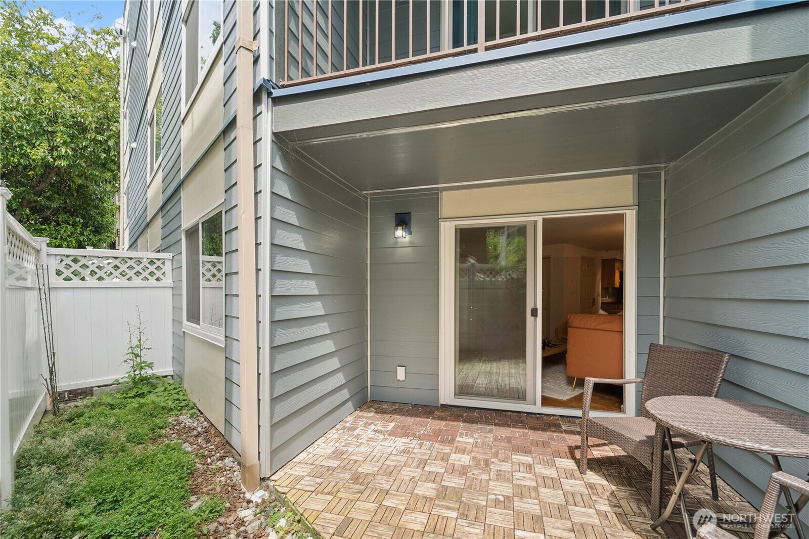 Property Photo:  3045  20th Avenue W 107  WA 98199 
