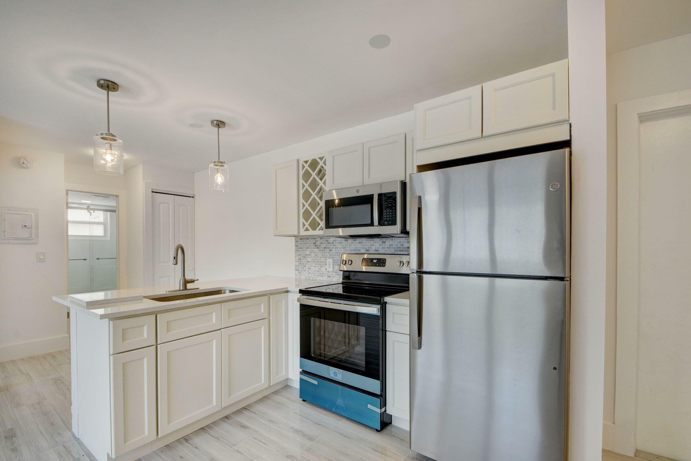 Property Photo: 525 S Broadway Street J FL 33462