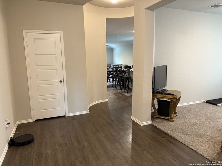 Property Photo: 6874 Comanche Cougar TX 78233