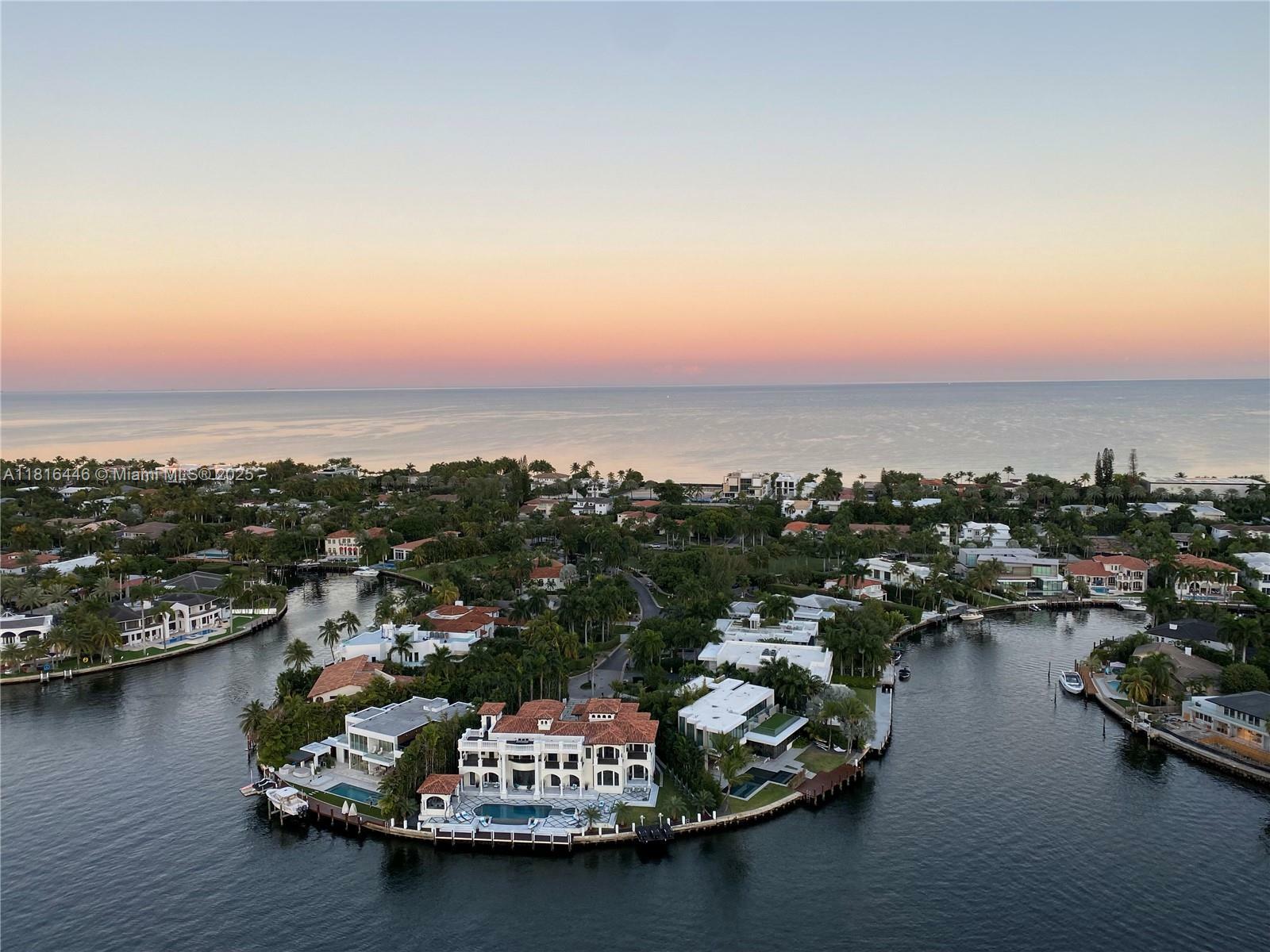 Property Photo: 3802 NE 207th St 1204 FL 33180
