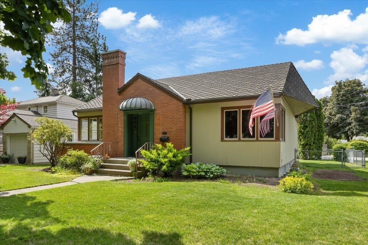 Property Photo: 904 E 40th Ave WA 99203
