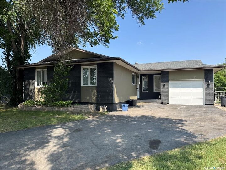 19 Barr Place  Saskatoon SK S7M 4G1 photo