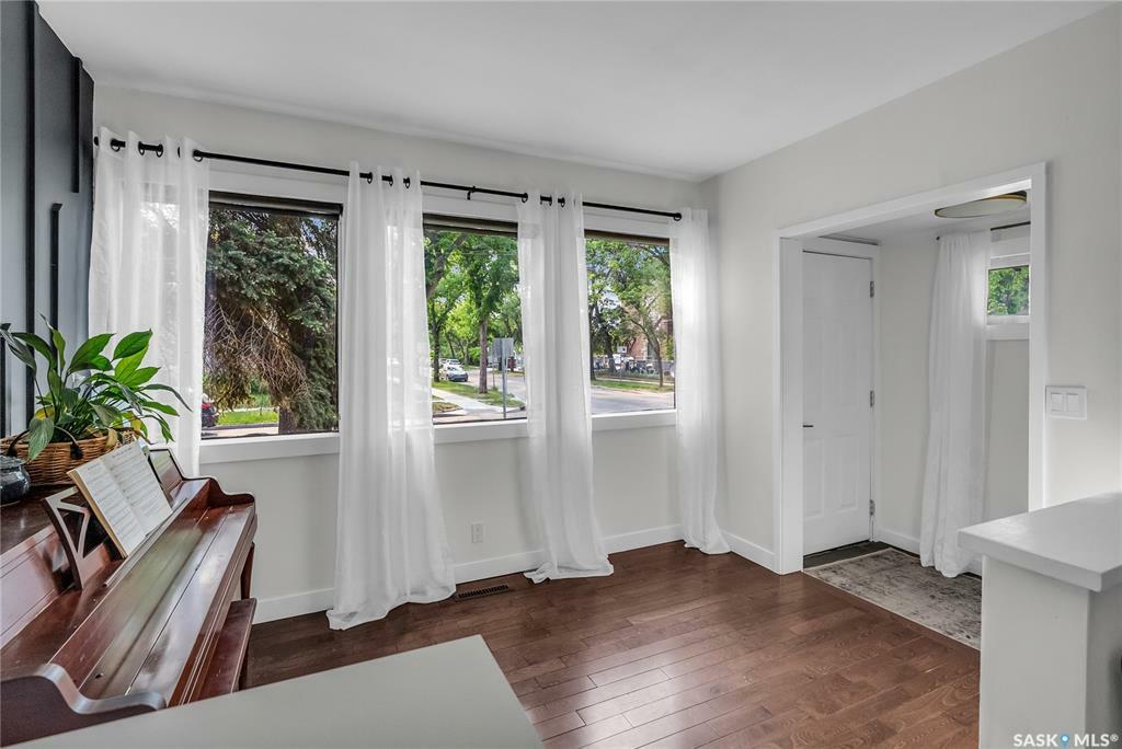 Property Photo: 901 9th Avenue N SK S7K 2Z3