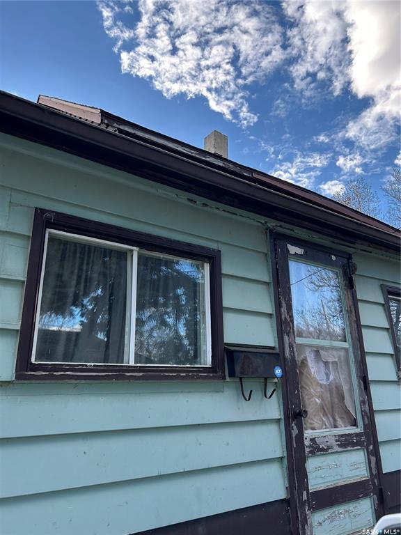 Property Photo: 301 Aldridge Street SK S0C 0M0