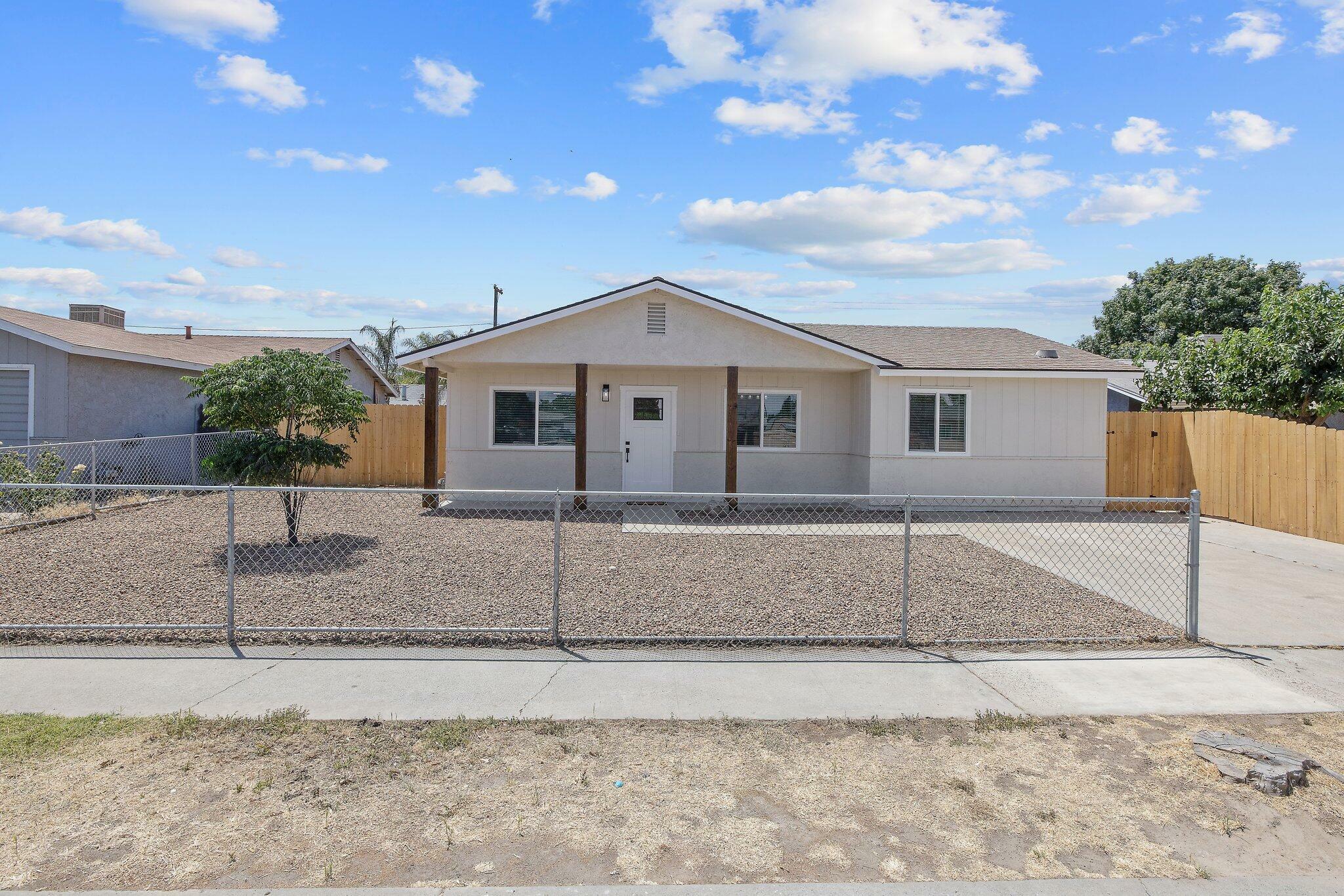 Property Photo: 11456 Manzanita Street CA 93202