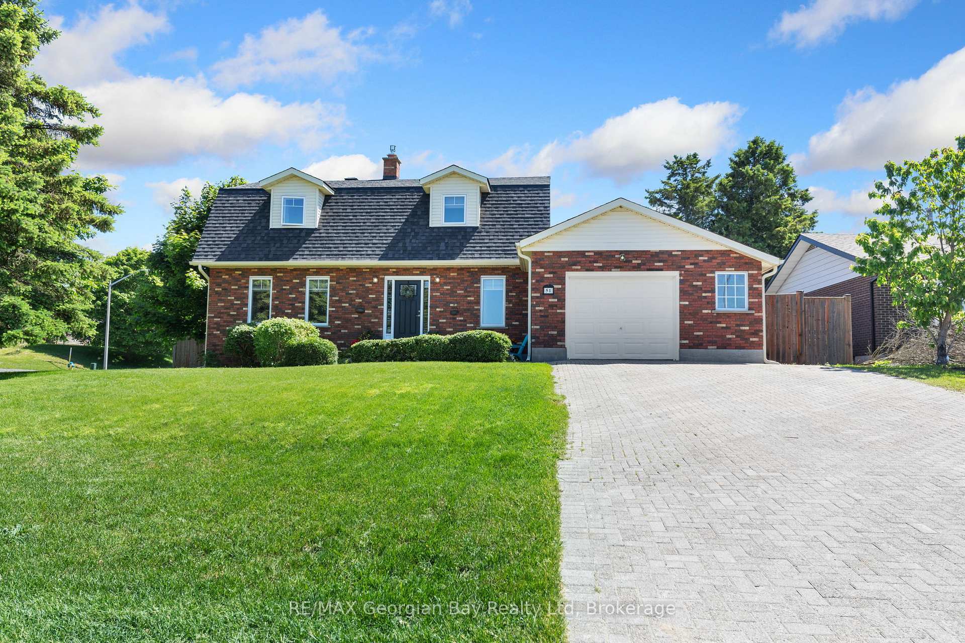 Photo de la propriété: 51 Payette Drive ON L9M 1H5