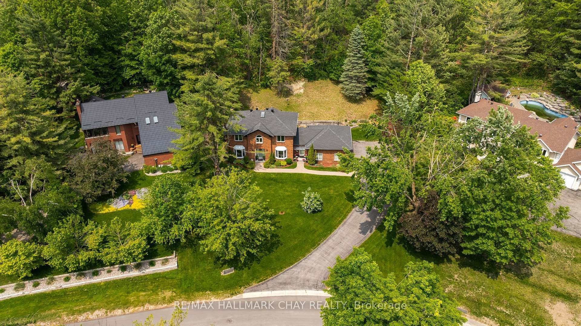 Property Photo: 4 Idlewood Drive ON L0L 1X1