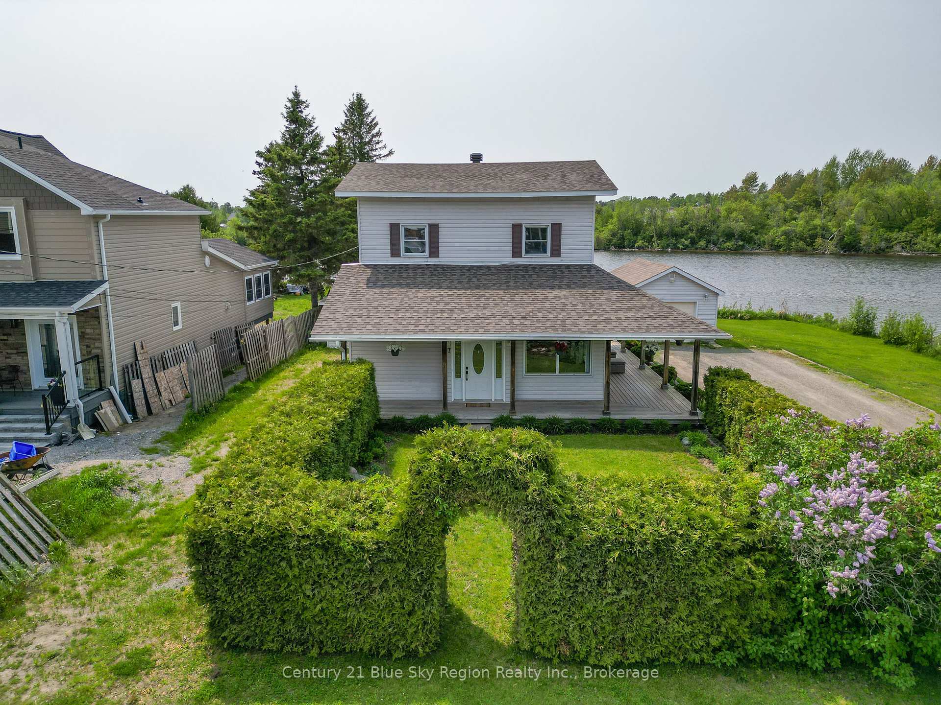 Property Photo: 87 Holditch Street ON P2B 1S3