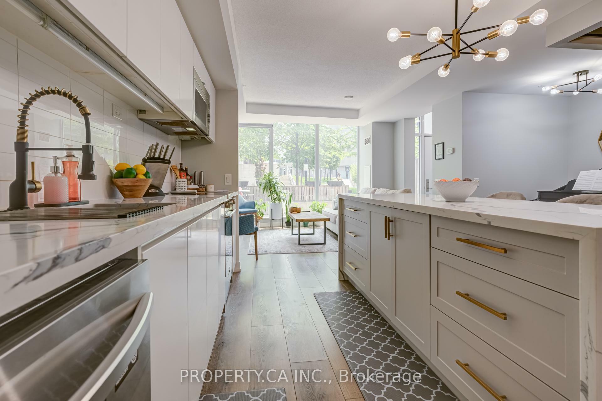 Property Photo: 85 Queens Wharf Road Th3 ON M5V 0J9