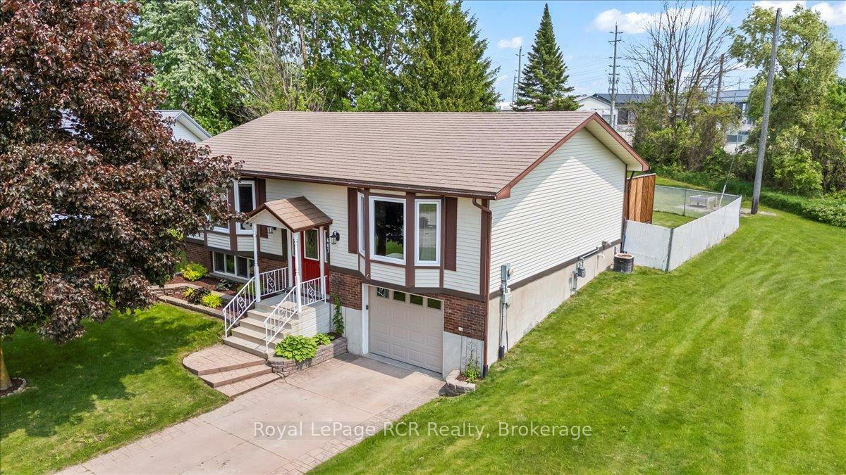 Property Photo: 607 2nd St A Street ON N4N 3R1
