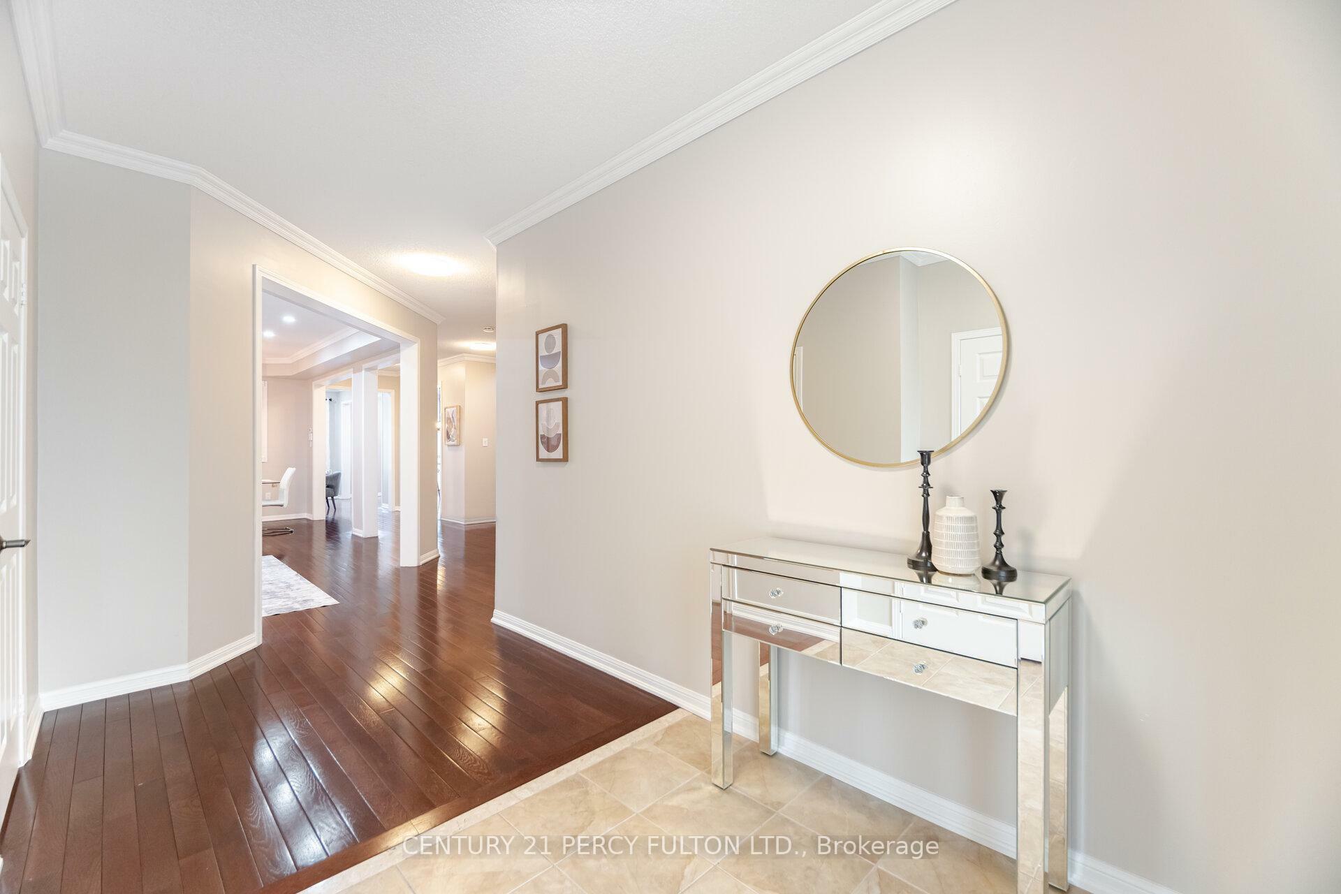 Photo de la propriété: 1633 Quail Run Drive ON L1K 0L9