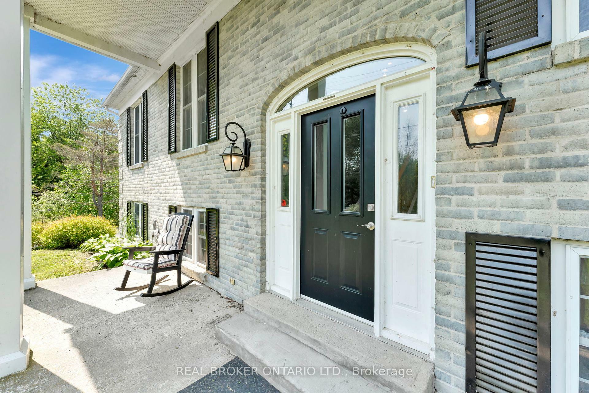 Property Photo: 326 Johnston Road ON K0G 1J0