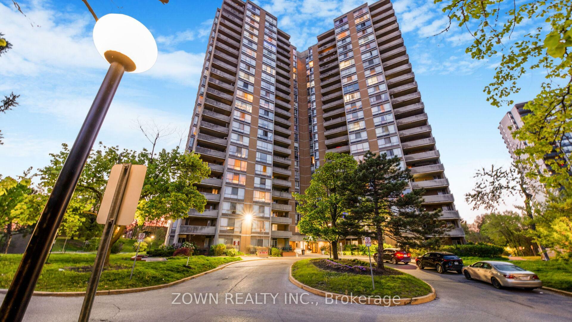 Property Photo:  10 Martha Eaton Way 2210  ON M6M 5B3 